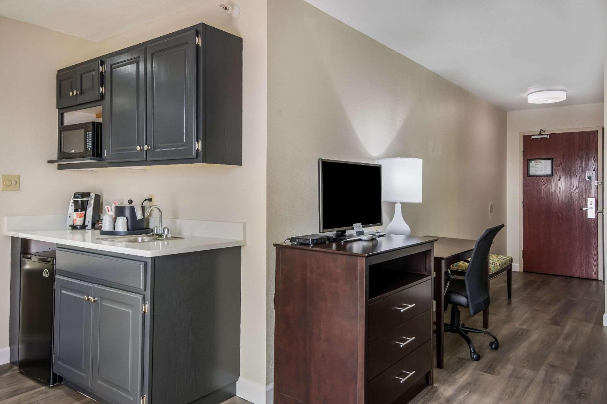 Quality Inn & Suites Quincy - Downtown Exteriör bild