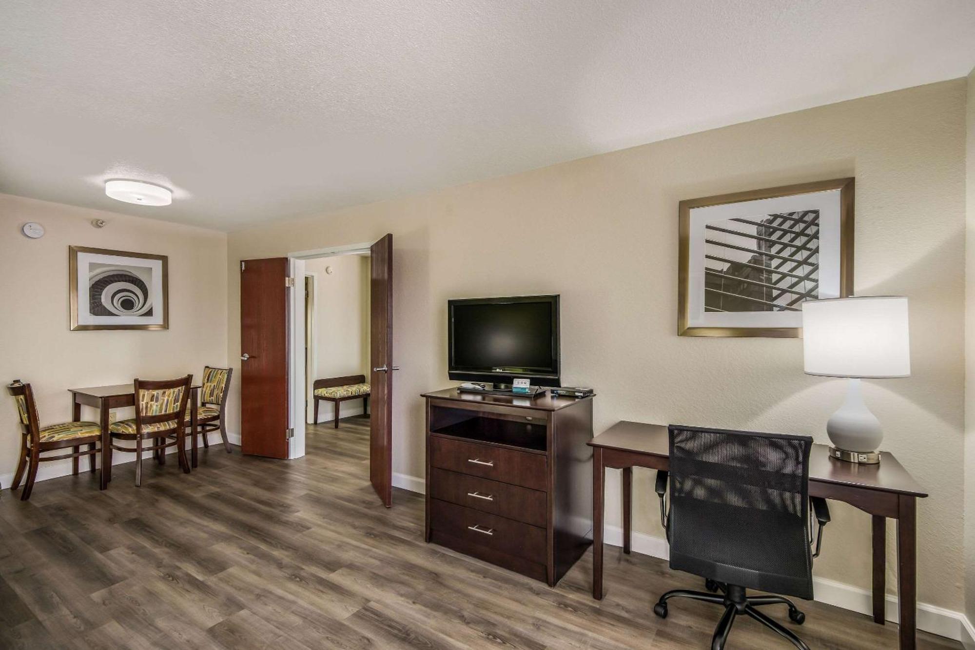Quality Inn & Suites Quincy - Downtown Exteriör bild