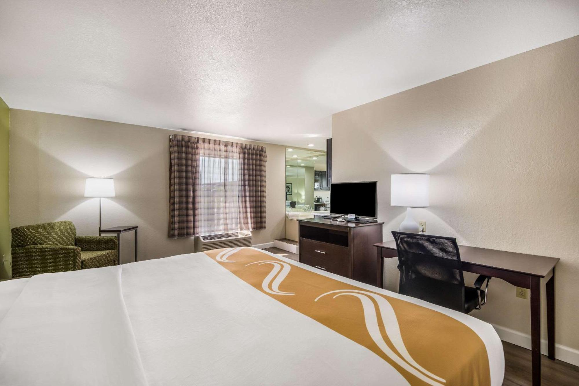 Quality Inn & Suites Quincy - Downtown Exteriör bild