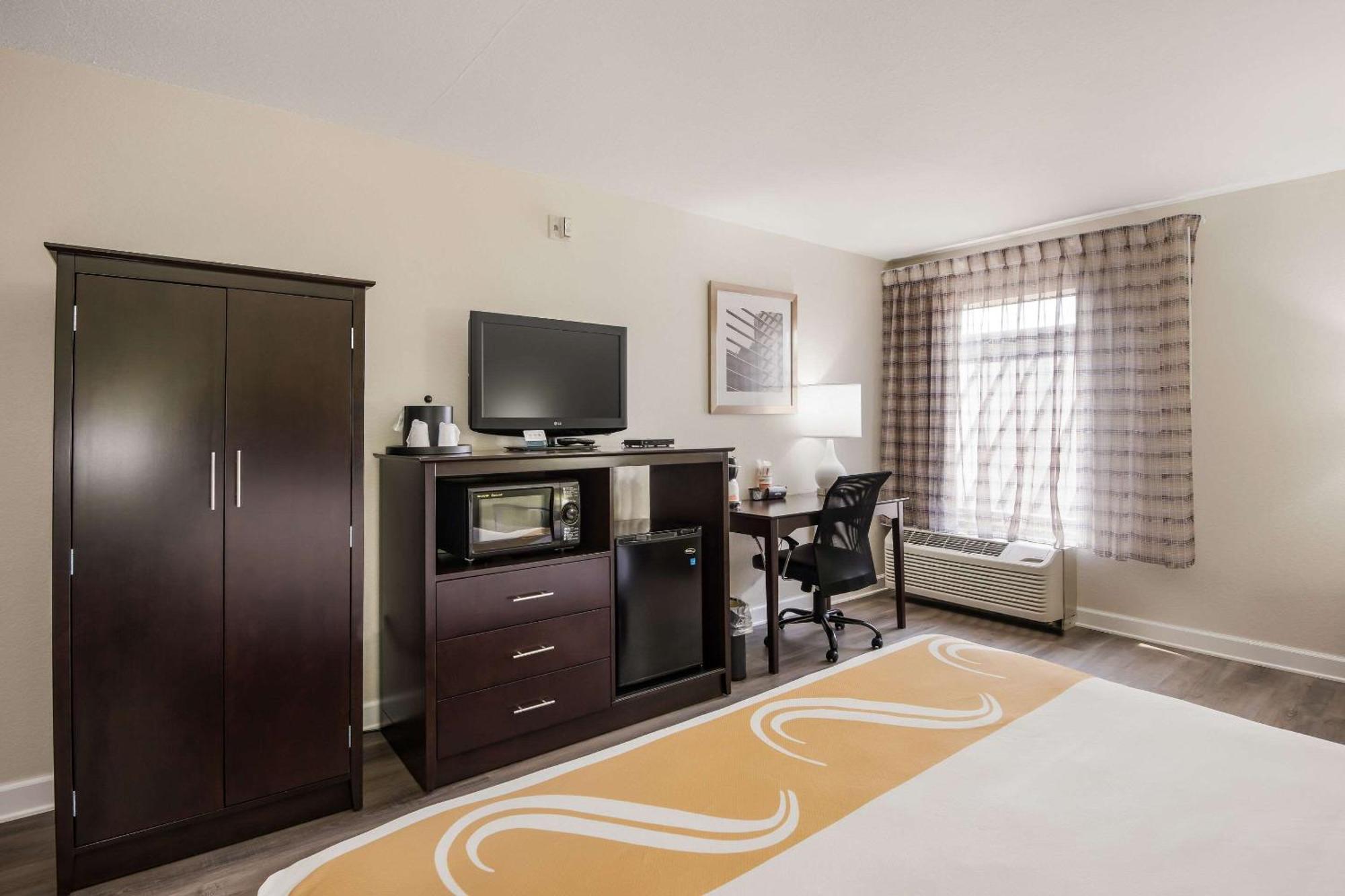 Quality Inn & Suites Quincy - Downtown Exteriör bild