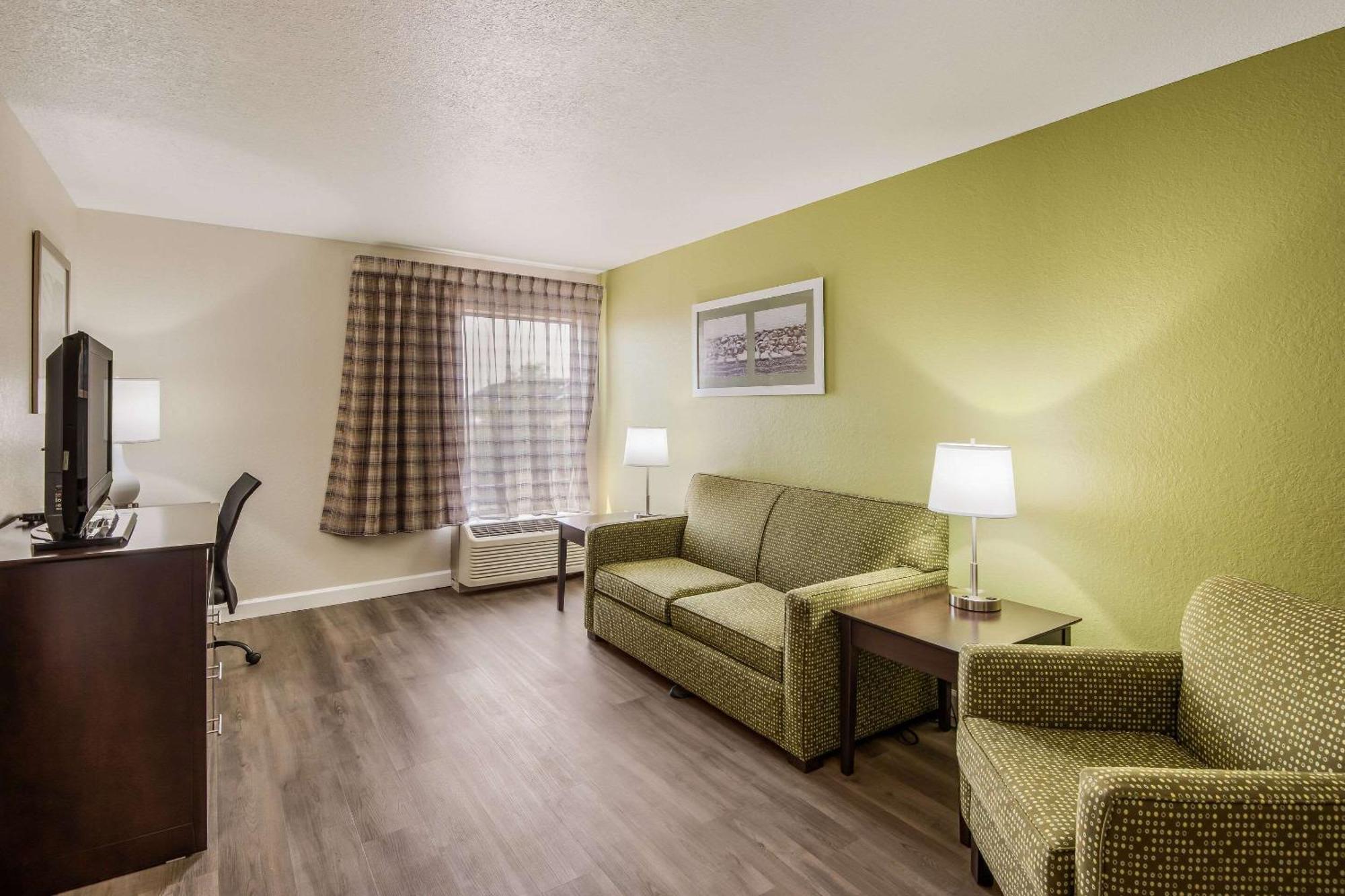 Quality Inn & Suites Quincy - Downtown Exteriör bild