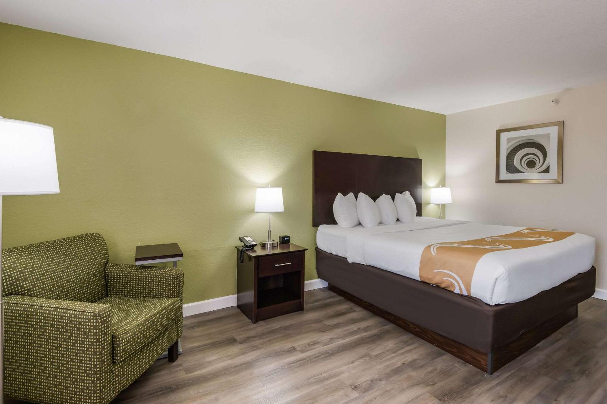 Quality Inn & Suites Quincy - Downtown Exteriör bild