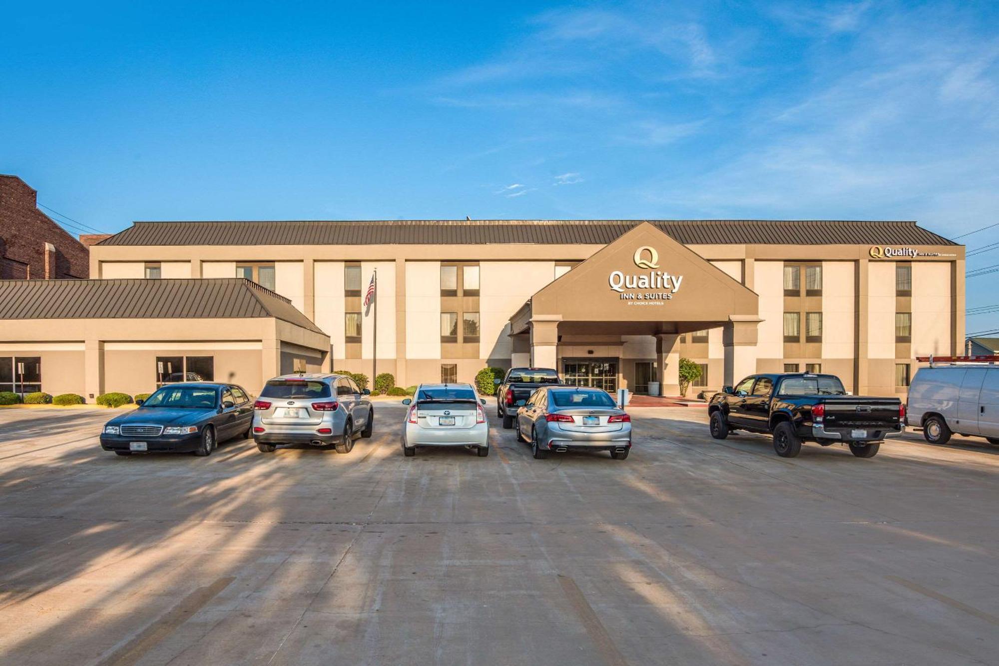 Quality Inn & Suites Quincy - Downtown Exteriör bild